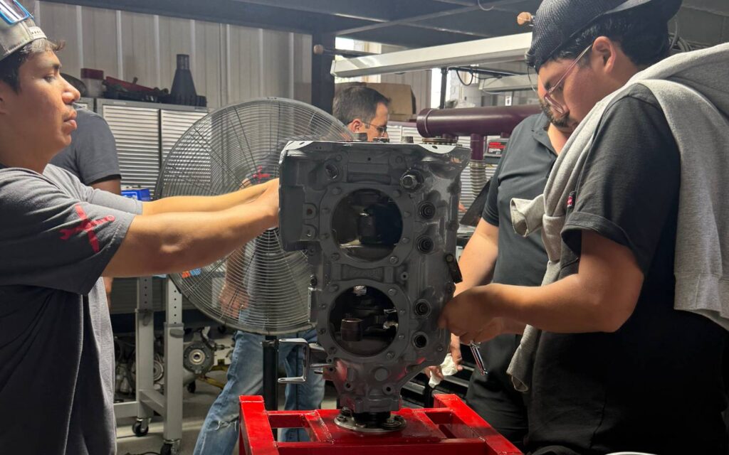 Mesa aircraft mechanic school